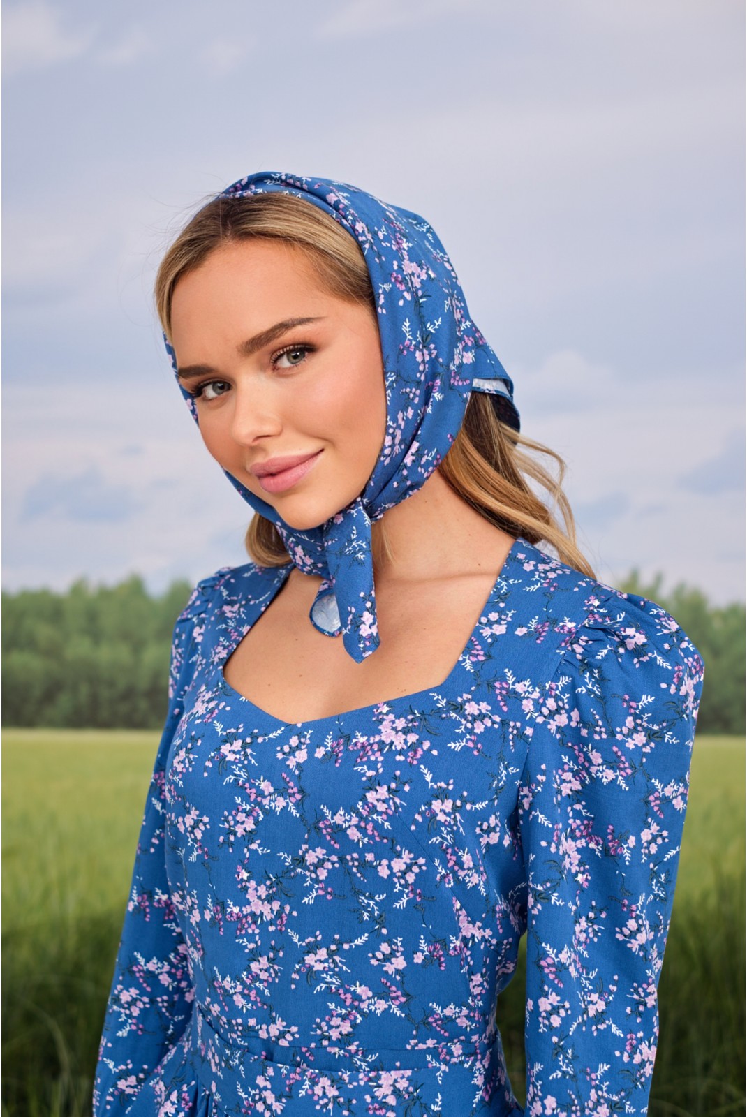  Платье с баской 