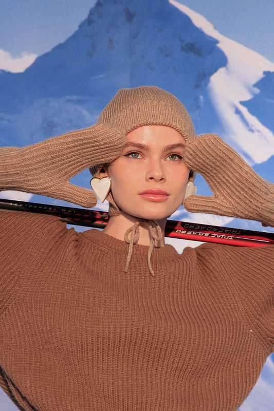  Шапка-чепчик 'Glow' 