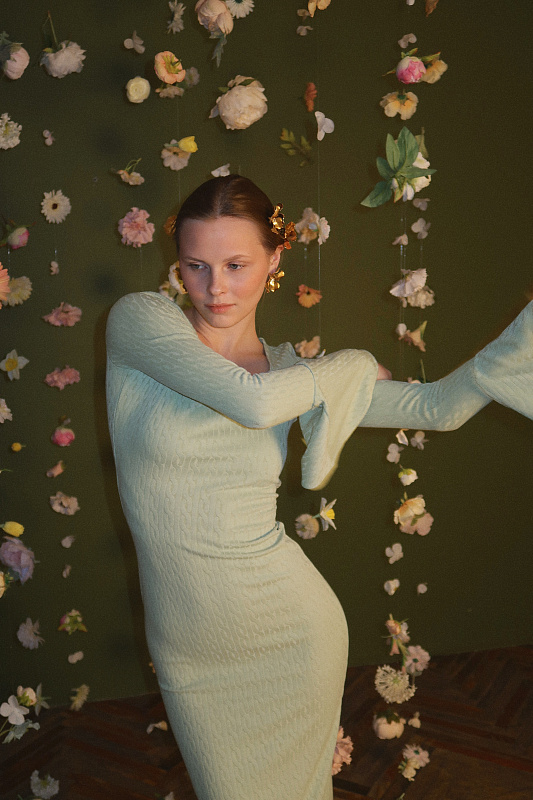  Трикотажное платье 'Мелодия весны' 