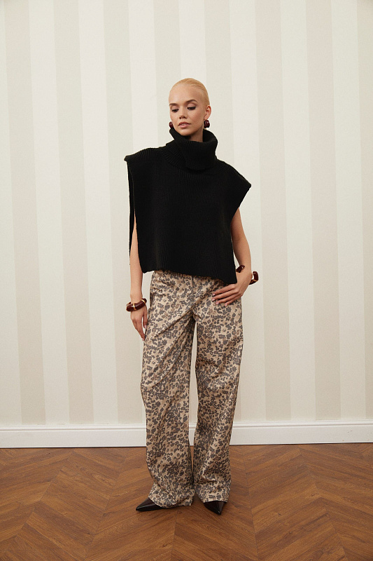  Вязаная манишка 'Сердце города' 