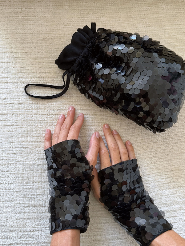  Сумка-pouch из пайеток 'Мгновение' 