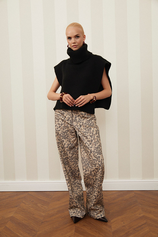  Вязаная манишка 'Сердце города' 