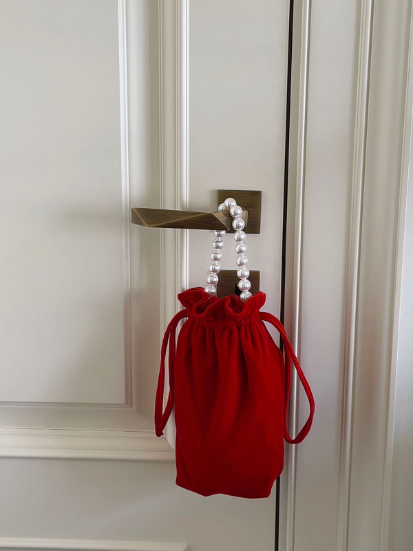  Сумка-pouch из бархата 'Здесь и сейчас' 