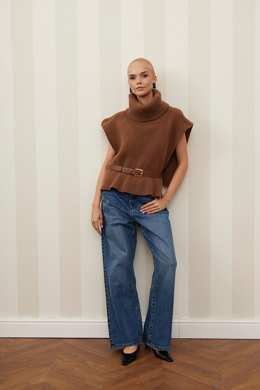  Вязаная манишка 'Сердце города' 