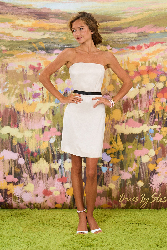  Корсетное платье из атласа 