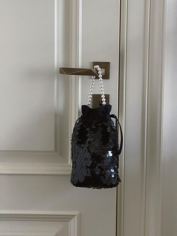  Сумка-pouch из пайеток 'Мгновение' 