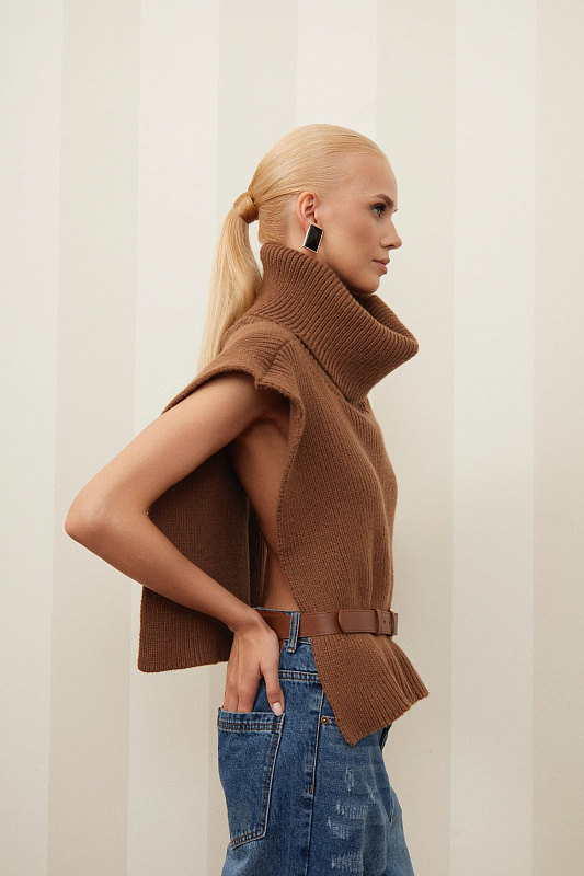  Вязаная манишка 'Сердце города' 