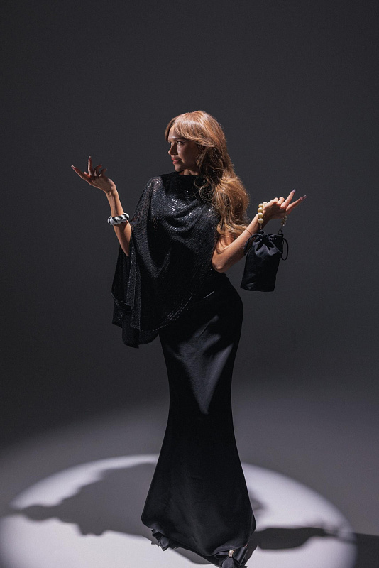  Кейп из пайеток 'Thank you, next' 