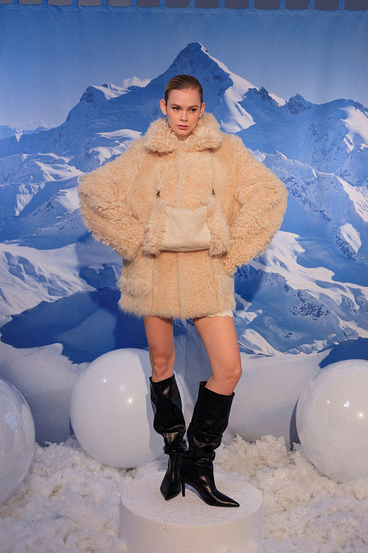  Муфта из натуральной овчины 