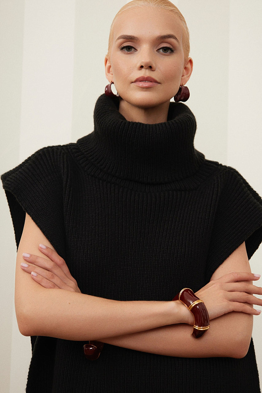  Вязаная манишка 'Сердце города' 