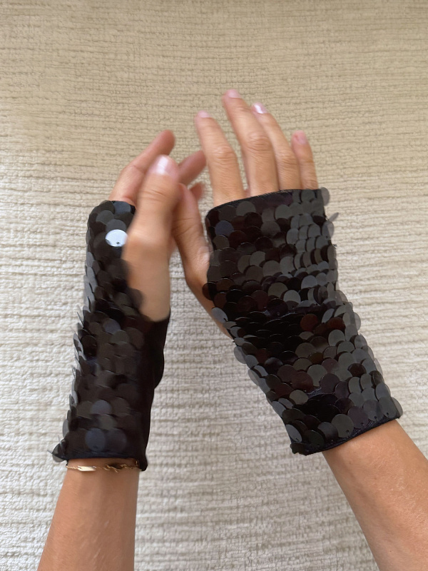  Митенки из пайеток 'Пульс' 