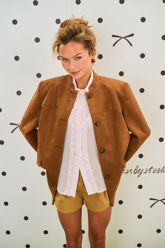  Замшевый жакет 'Ну любовь' 