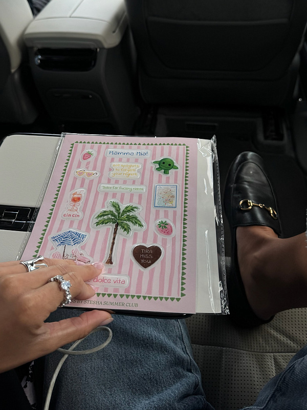  Стикеры 'Mamma Mia' 