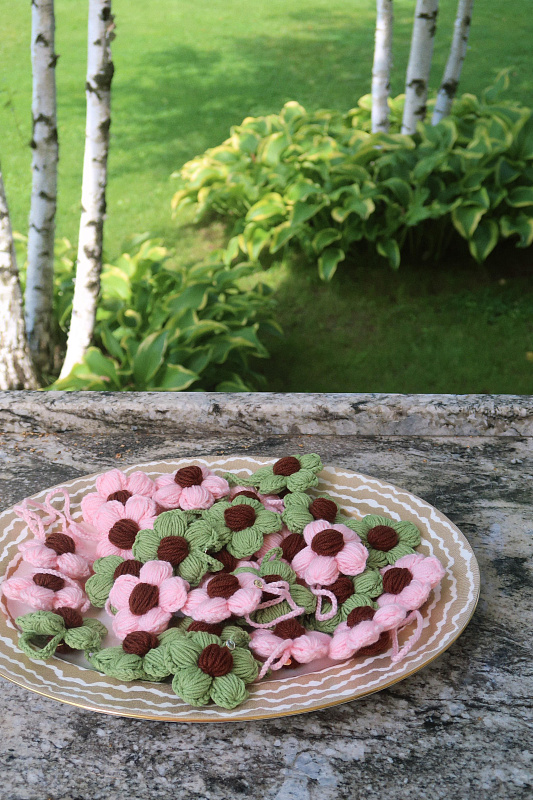  Чарм 'Cactus flower' 