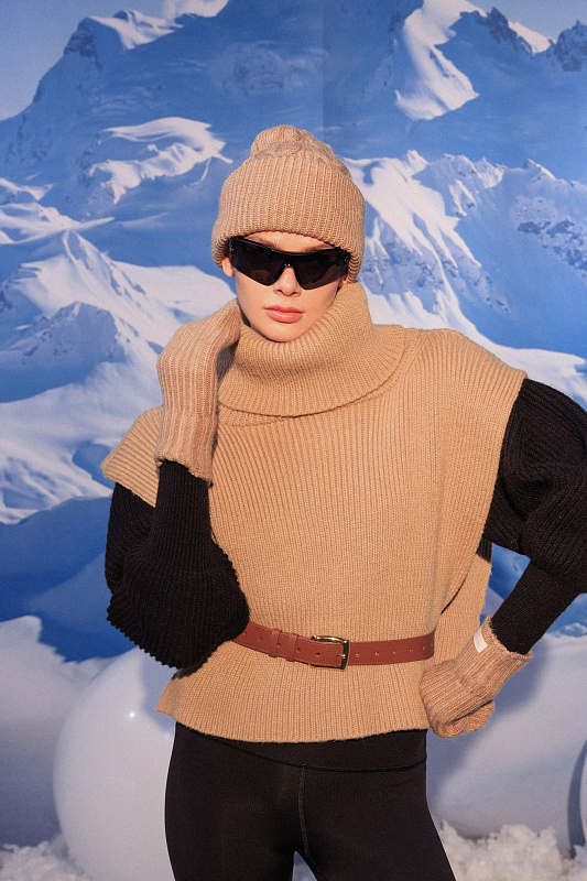  Вязаная манишка 'Сердце города' 